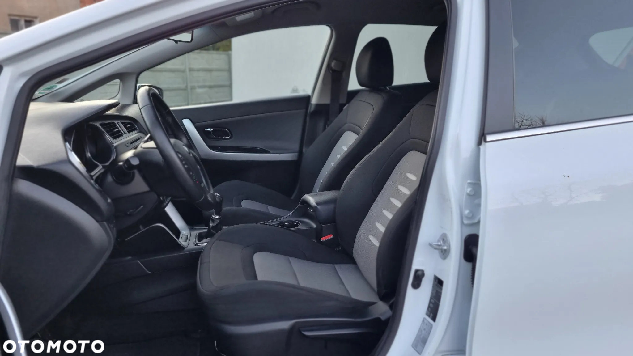 Kia Ceed 1.4 CVVT Fifa World Cup Edition - 8