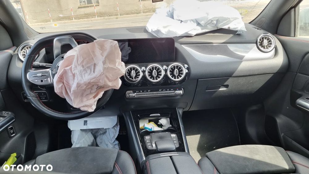 Mercedes-Benz GLA 220 d 4Matic 8G-DCT AMG Line - 29