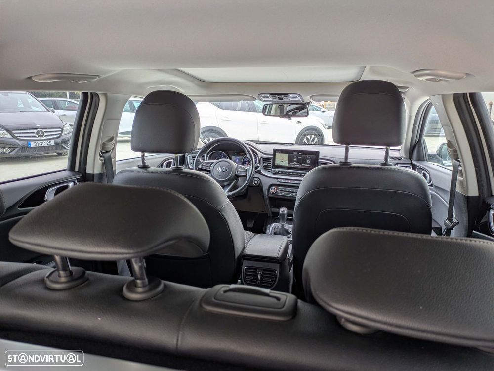 Kia Ceed SW 1.6 CRDi MHEV Drive+SRF - 15