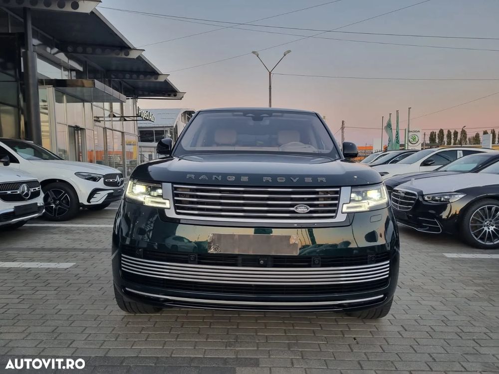 Land Rover Range Rover 4.4 V8 P530 LWB SV - 4