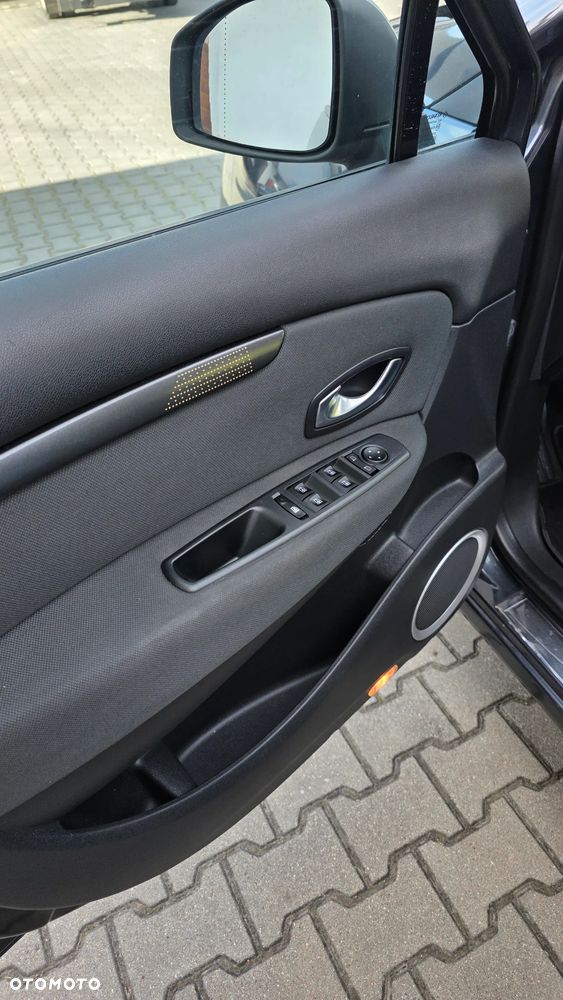 Renault Grand Scenic 1.6 16V 110 Authentique - 16