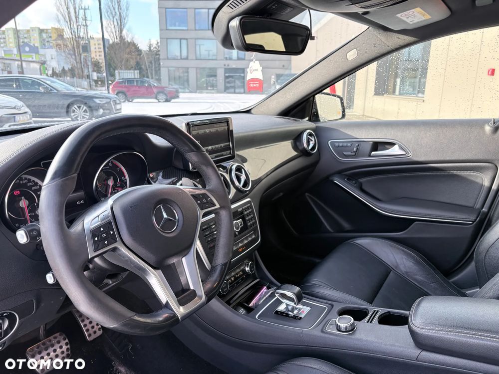 Mercedes-Benz GLA 45 AMG 4-Matic - 9