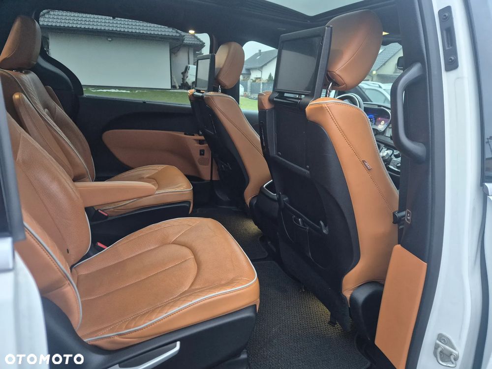 Chrysler Pacifica - 22