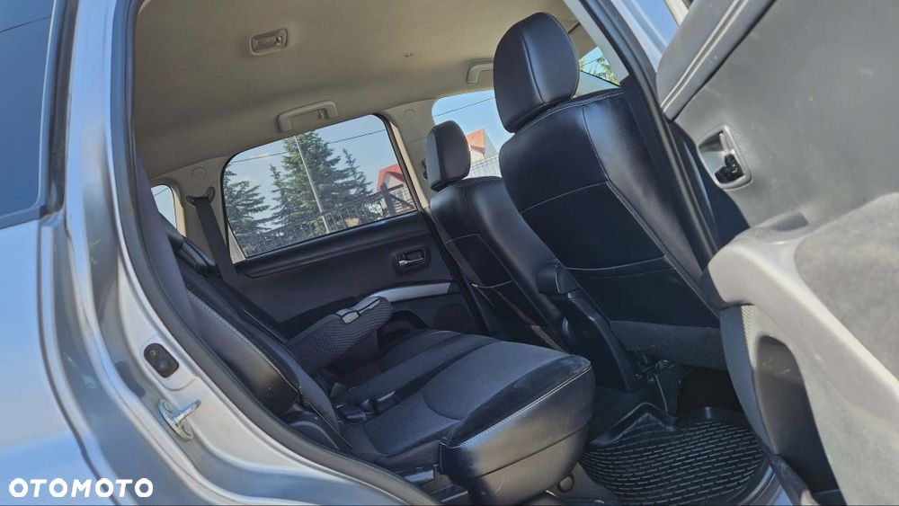 Mitsubishi Outlander - 8