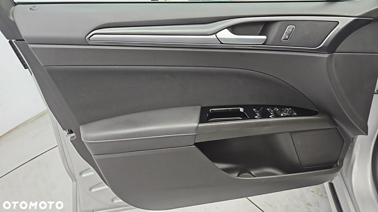 Ford Mondeo - 10