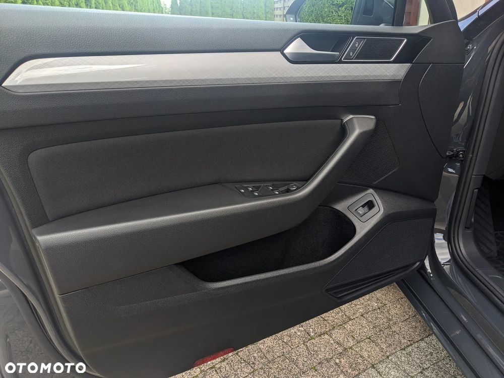 Volkswagen Passat 1.5 TSI EVO Business DSG - 20