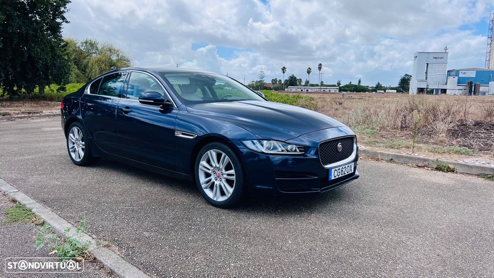 Jaguar XE - 1