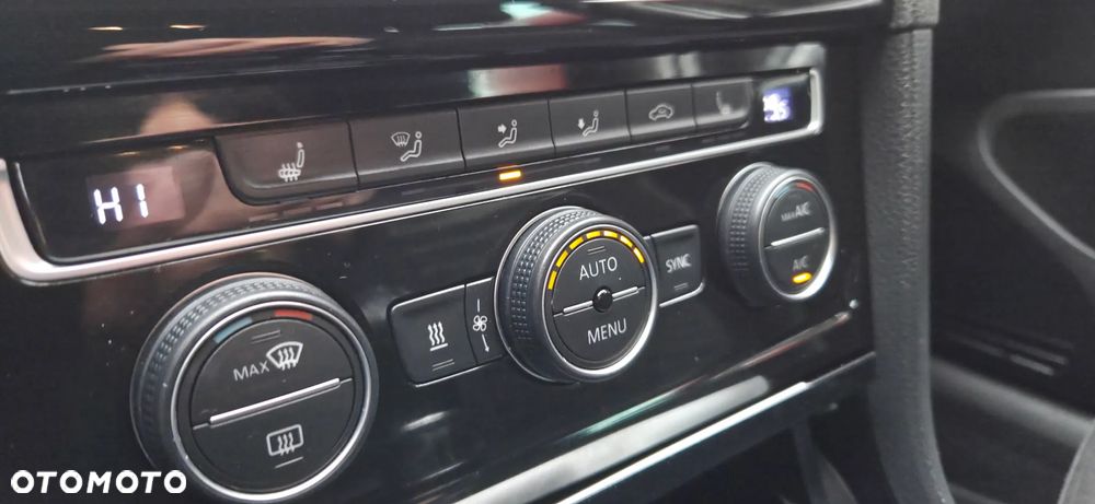 Volkswagen Golf 1.2 TSI BlueMotion Technology Cup - 28