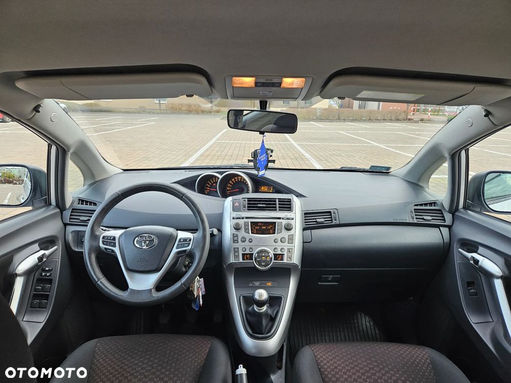 Toyota Verso 1.8 2010 7os - 11