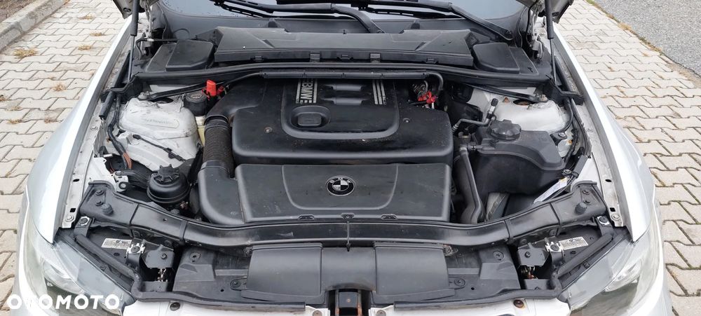 BMW Seria 3 318d - 14