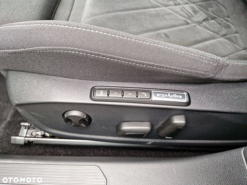 Volkswagen Golf 2.0 TDI Style DSG - 19