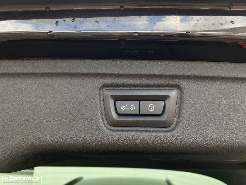 BMW 318 d Pack Desportivo M Auto - 21