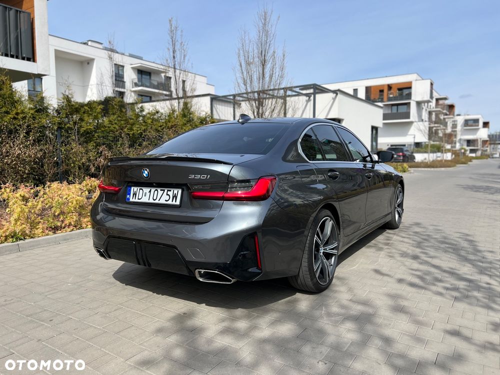 BMW Seria 3 330i M Sport - 5