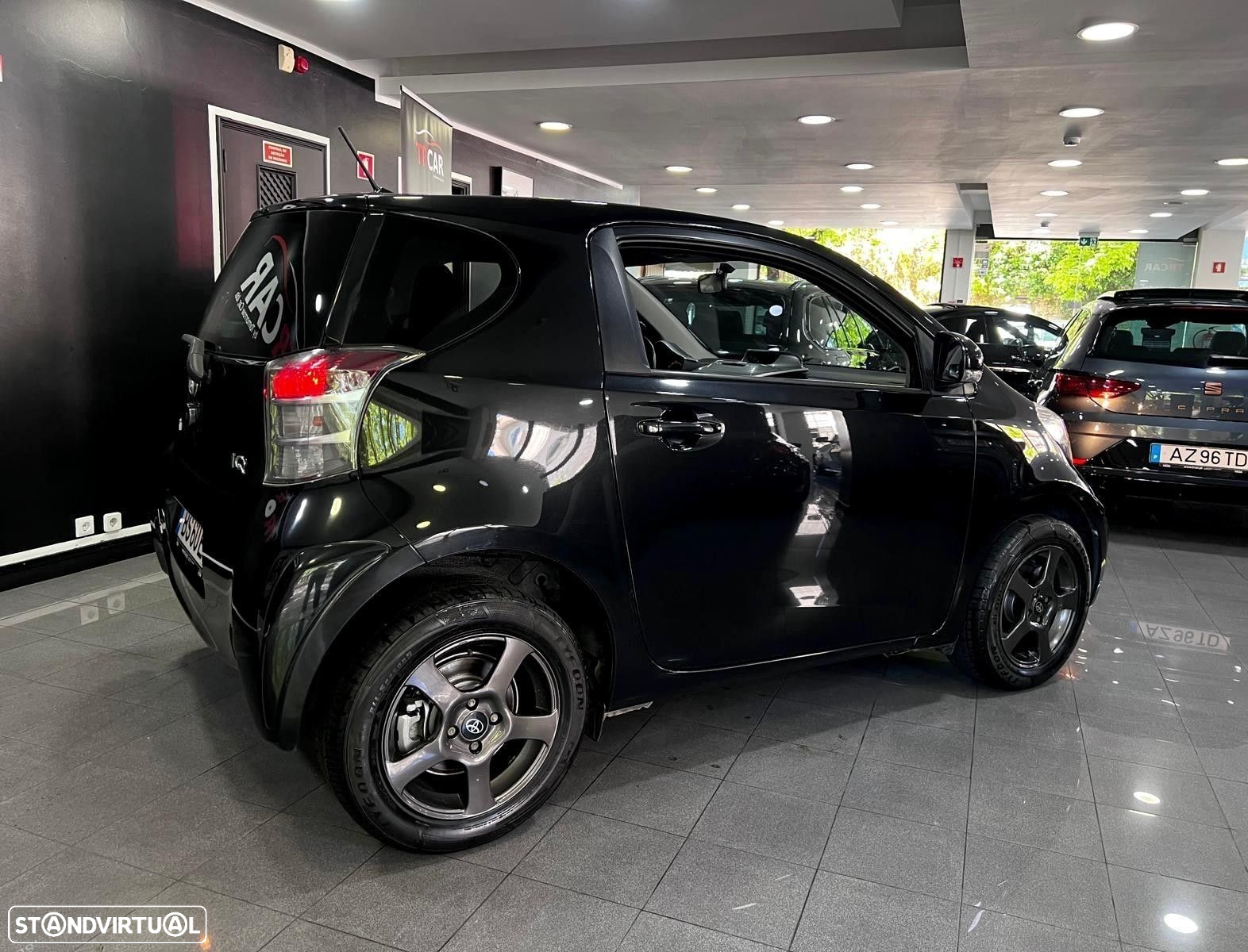 Toyota iQ 1.0 VVT-i 2 - 5