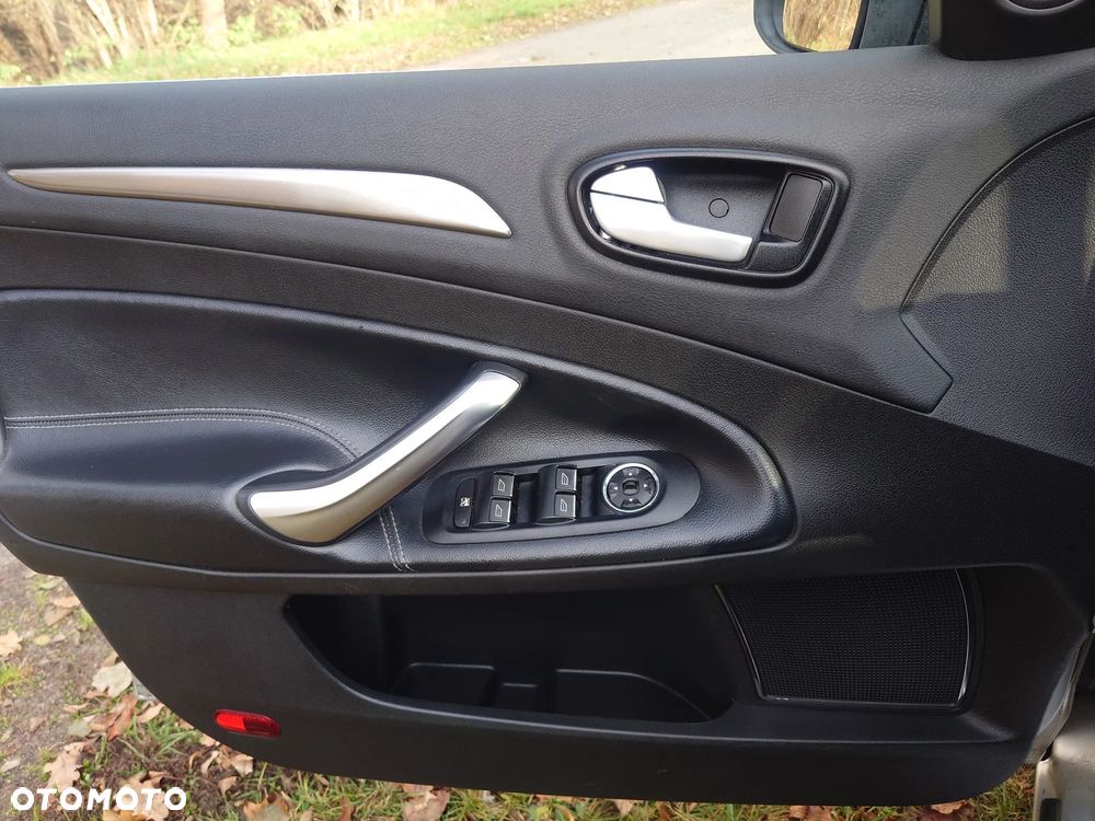 Ford Mondeo 2.0 TDCi Ghia - 11