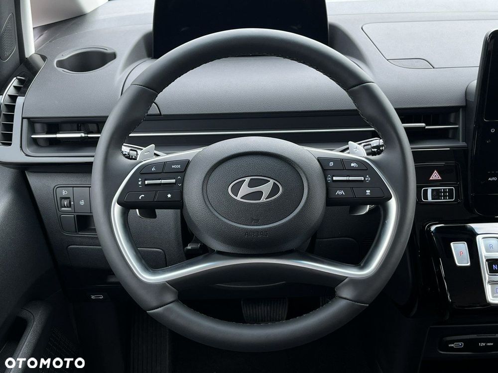 Hyundai Staria - 19