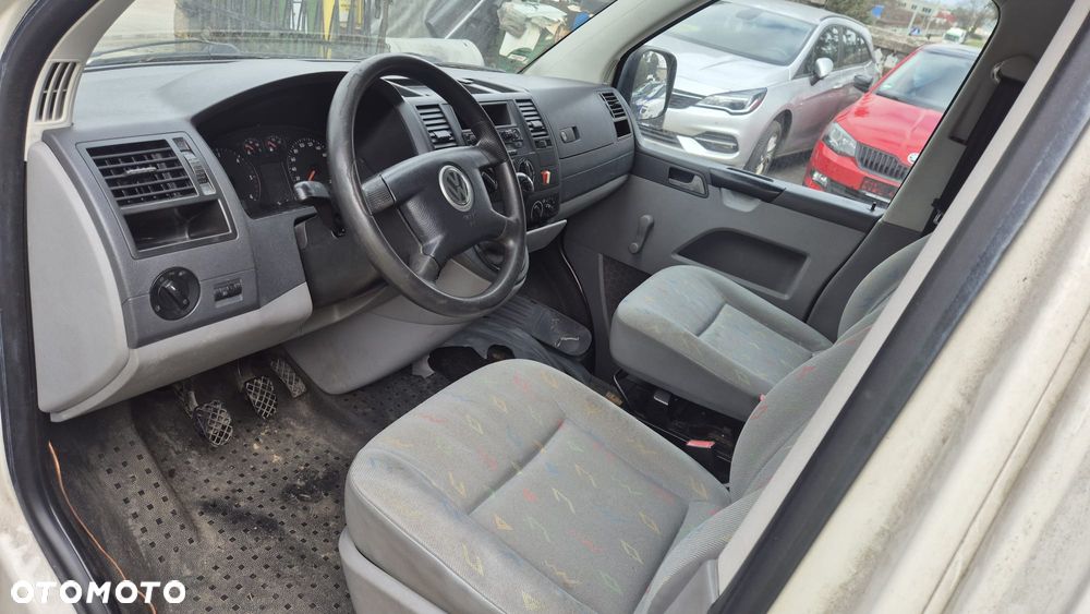 Volkswagen Transporter Shuttle Kurz - 12