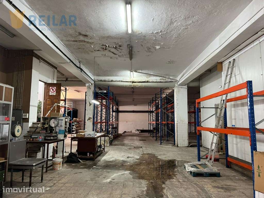 São João da Talha - Armazém 2.400 m2 - Grande imagem: 3/9