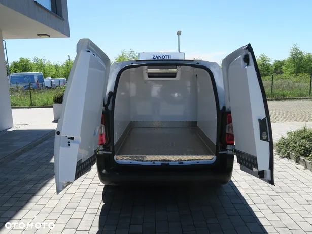Toyota PROACE CITY LONG VAN z zabudową izotermiczną - 4