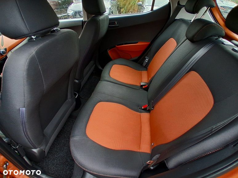 Hyundai i10 1.0 BlueDrive Comfort - 11