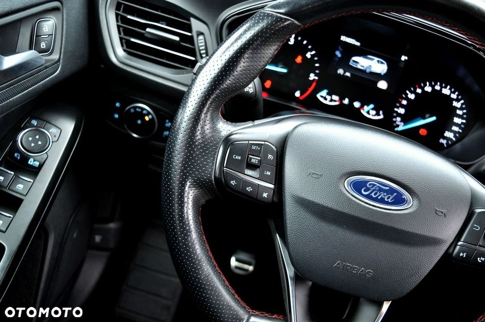 Ford Focus 1.5 EcoBlue Start-Stopp-System ST-LINE DESIGN - 26
