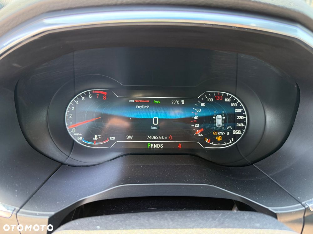 Ford Edge - 8