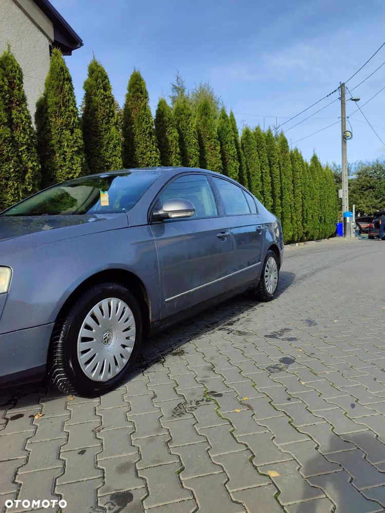 Volkswagen Passat 1.9 TDI Comfortline - 4