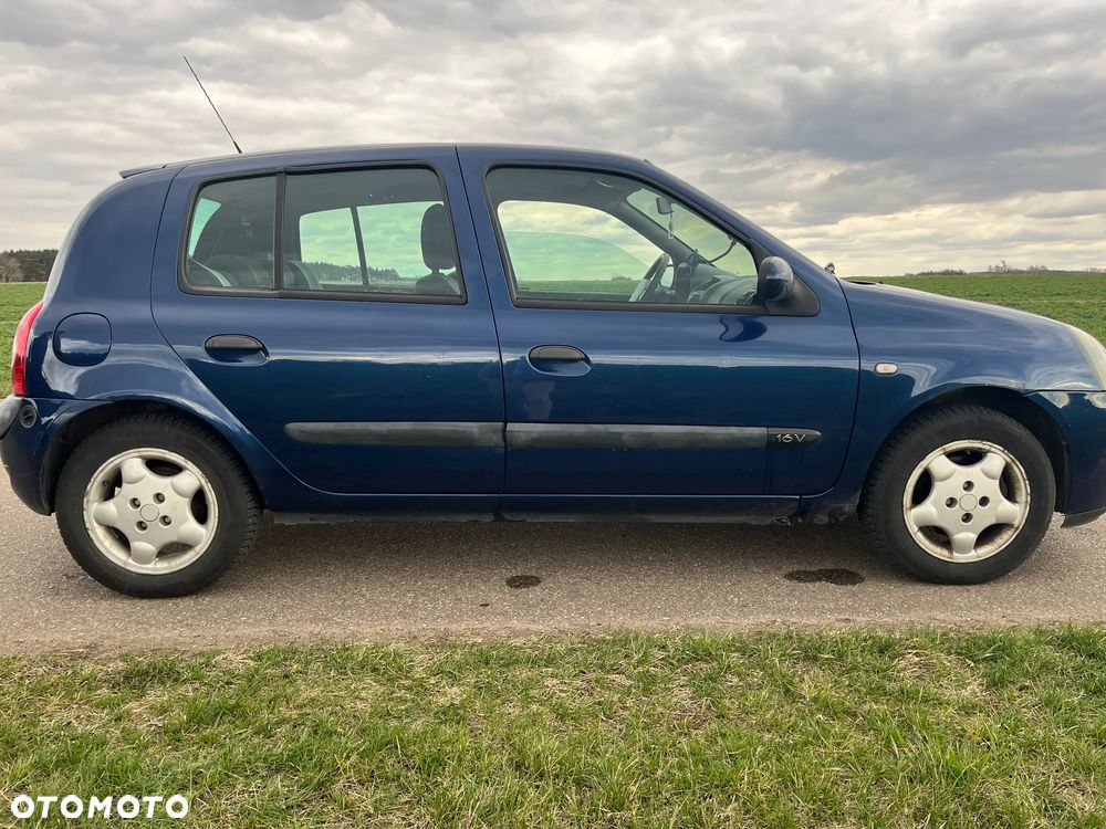 Renault Clio - 23