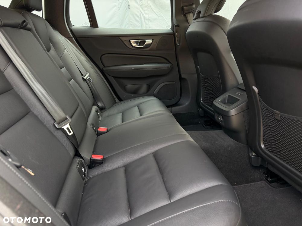 Volvo V60 Cross Country B4 D AWD Geartronic - 21