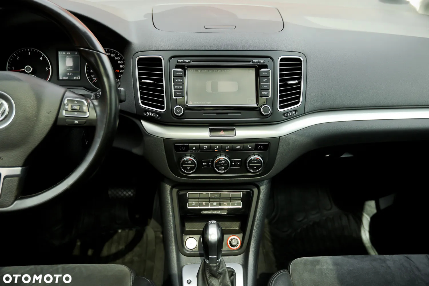Volkswagen Sharan 2.0 TDI DSG BlueMotion Technology Highline - 23