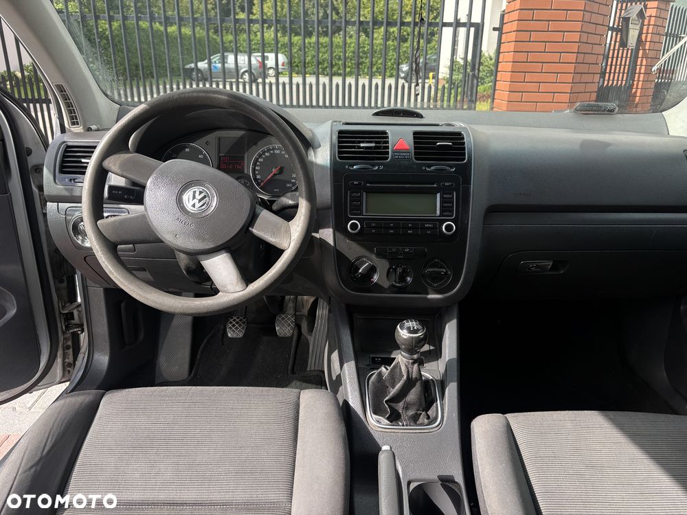 Volkswagen Golf - 6