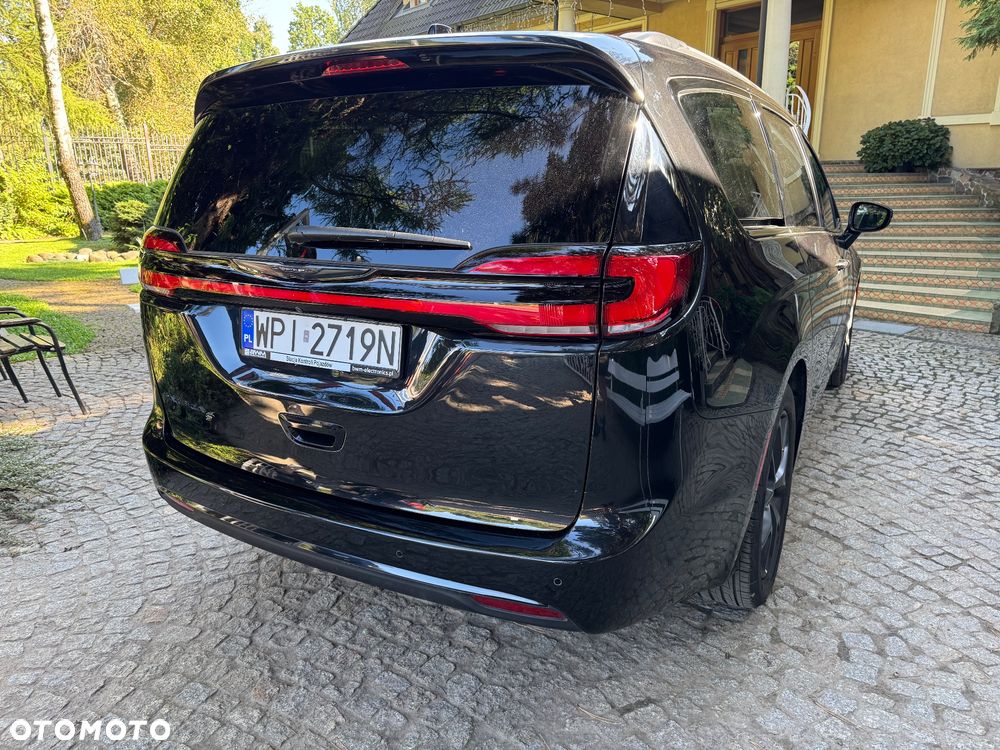 Chrysler Pacifica - 11
