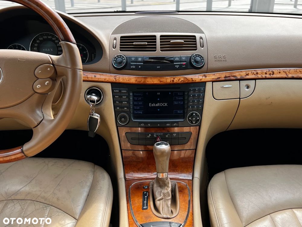 Mercedes-Benz Klasa E 320 CDI Elegance - 20