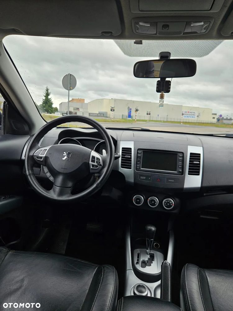 Peugeot 4007 - 8