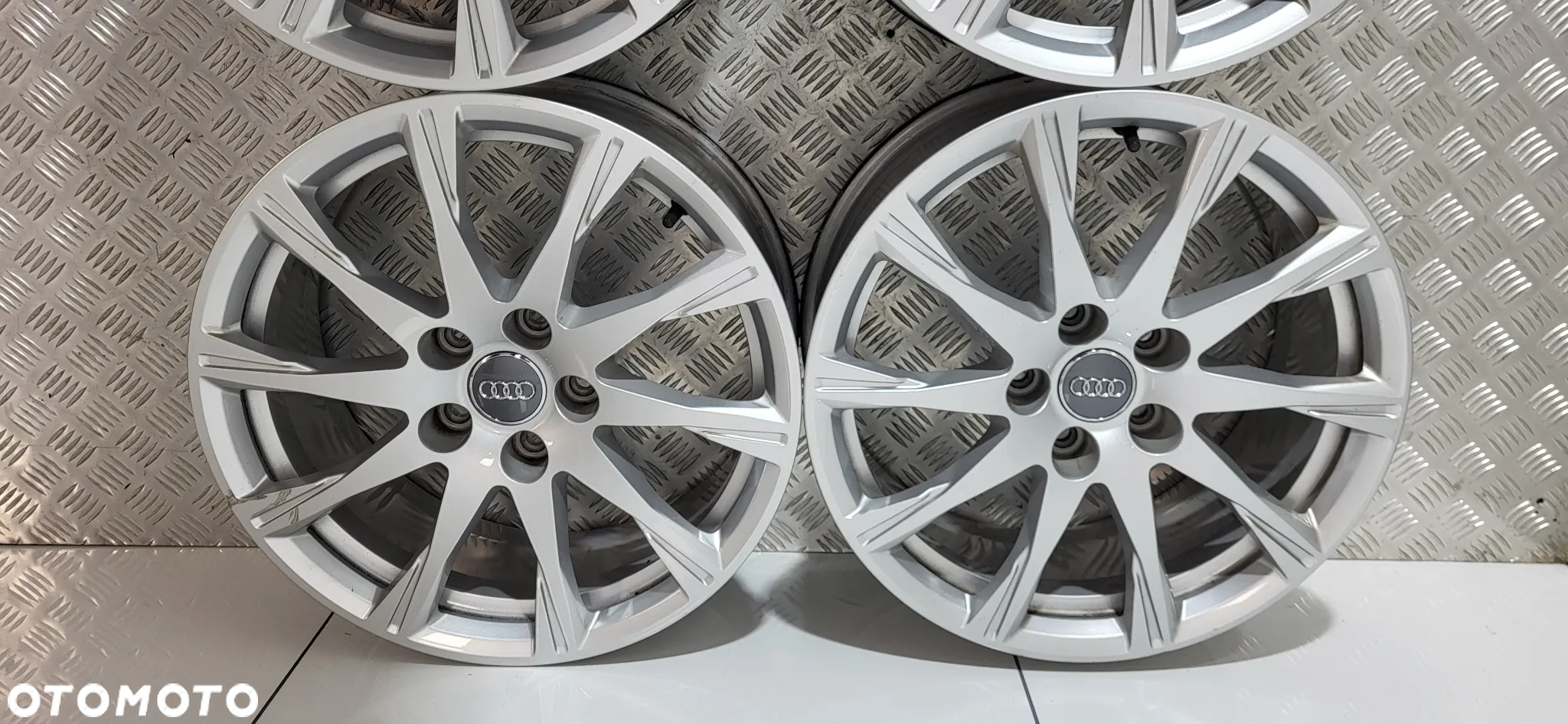 Audi A4 B9 Felgi Aluminiowe 17 5X112 - 5