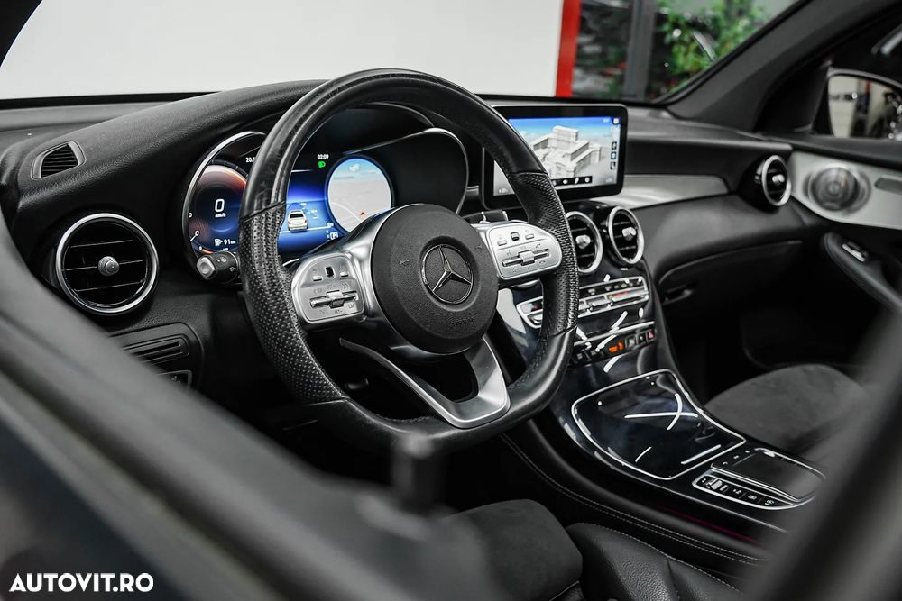 Mercedes-Benz GLC Coupe 300 4Matic 9G-TRONIC AMG Line Plus - 13