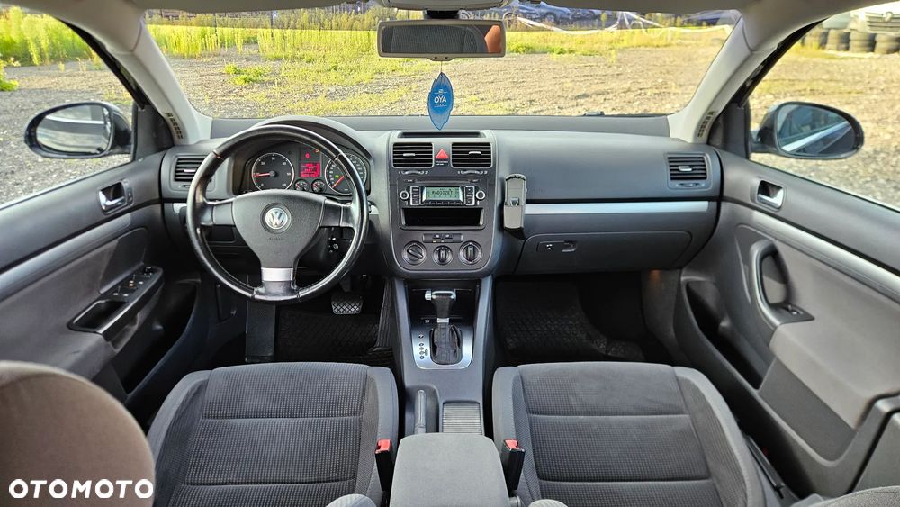 Volkswagen Golf 1.9 TDI DPF Trendline DSG - 13