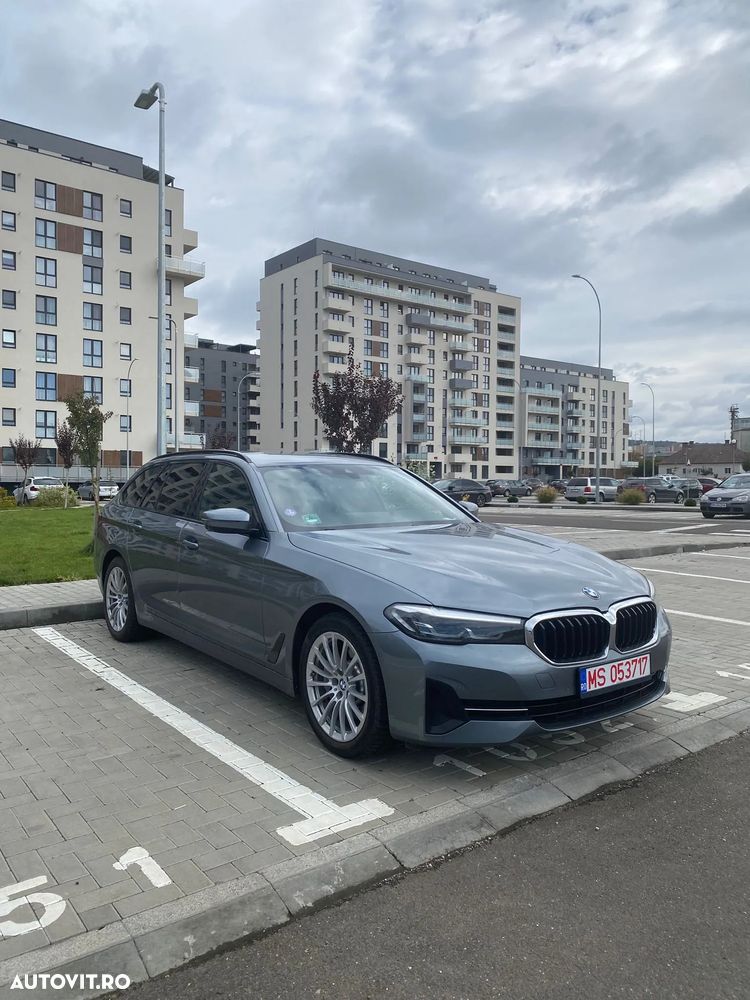 BMW Seria 5 530e Aut. - 1