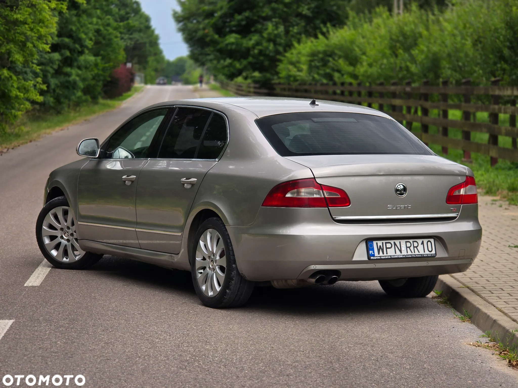 Skoda Superb 2.0 TDI Ambition DSG - 3