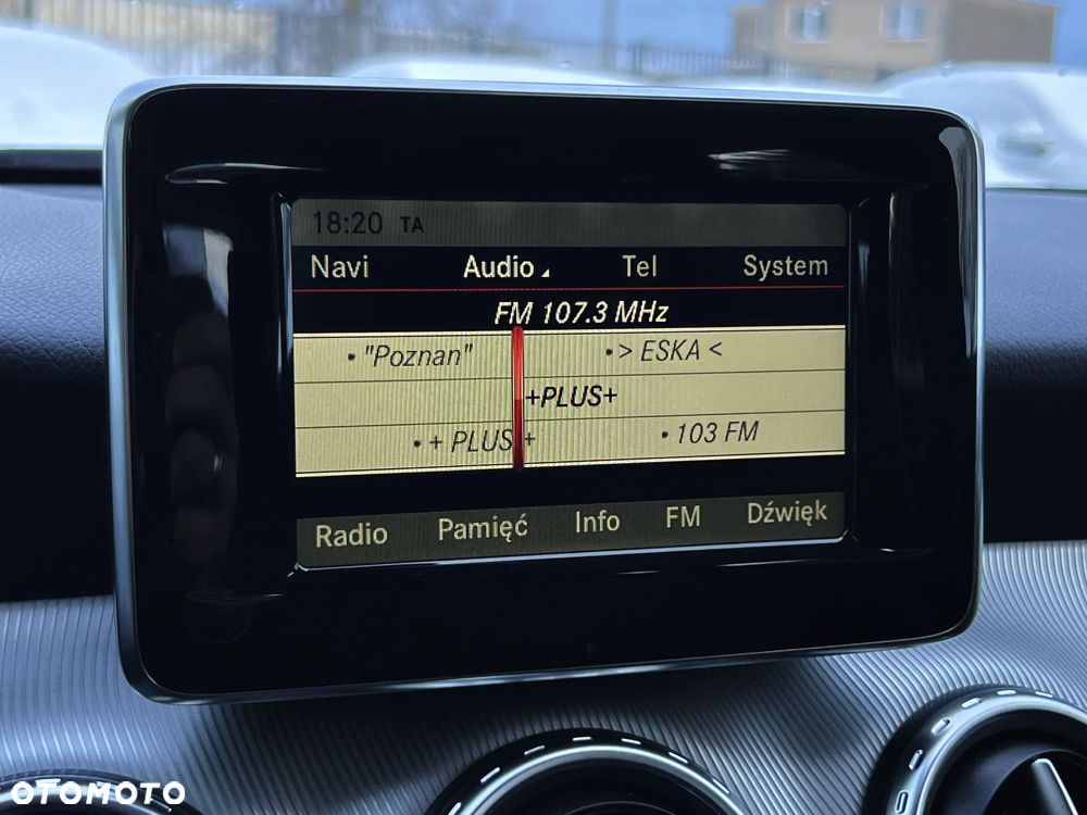 Mercedes-Benz GLA 200 7G-DCT Style - 29