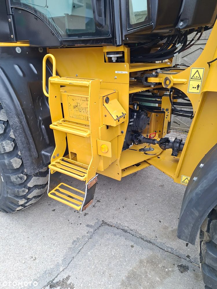 Caterpillar CAT 914 M - 20