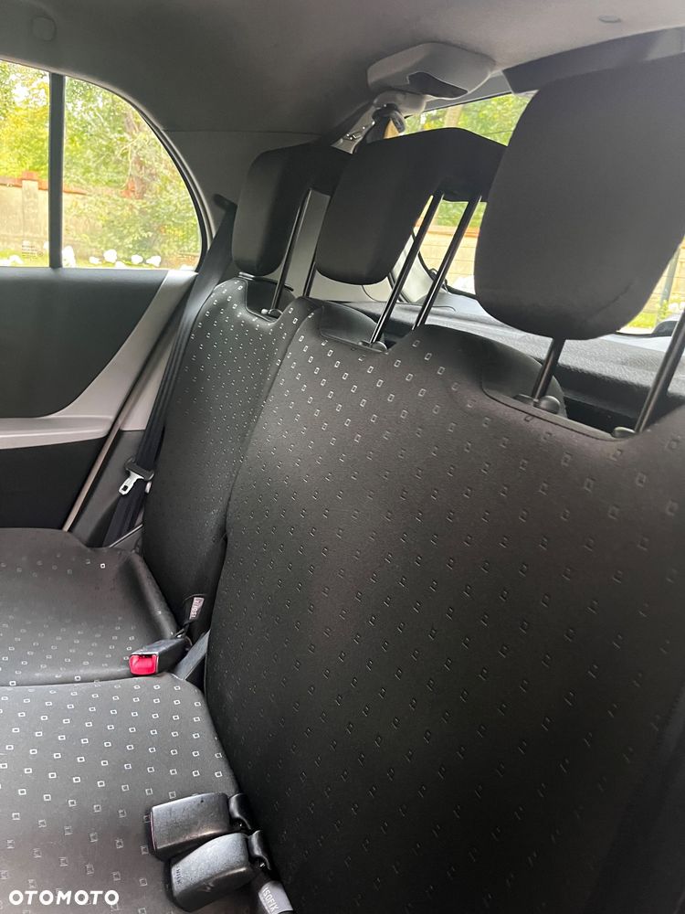 Toyota Yaris - 6