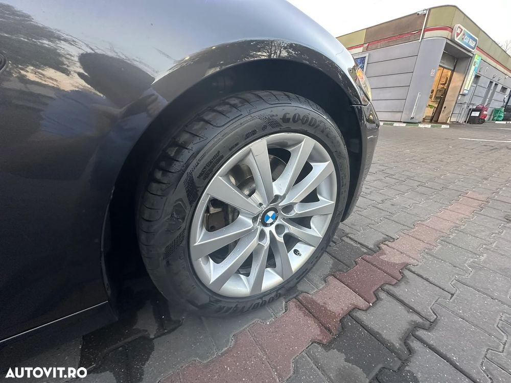 BMW Seria 5 525d xDrive Touring - 24