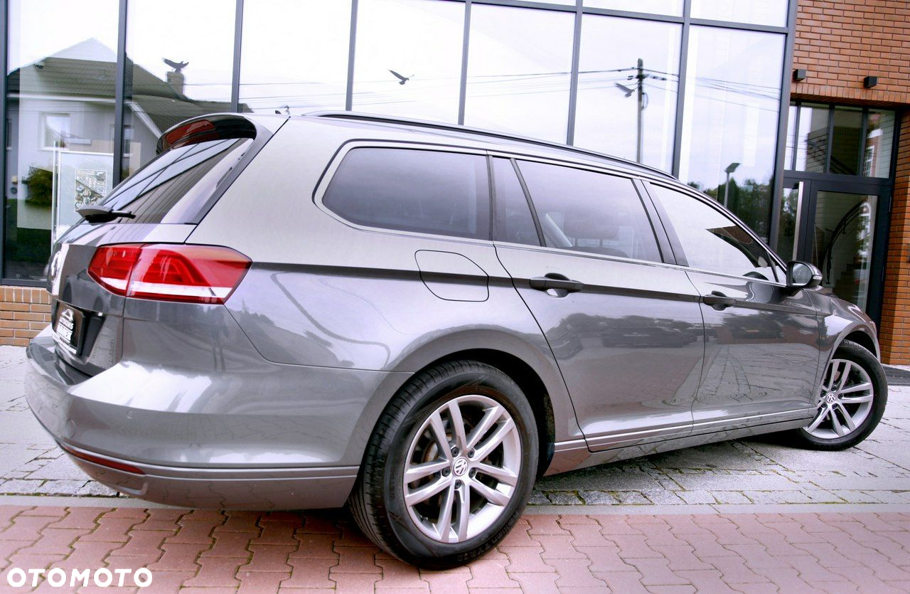 Volkswagen Passat - 25