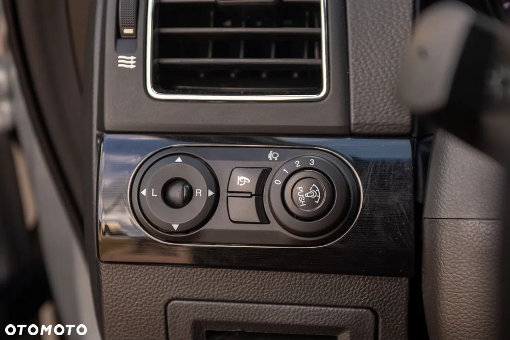 Chevrolet Captiva - 24