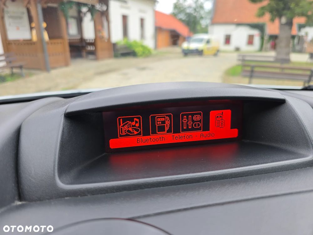 Peugeot Partner Tepee HDi FAP 115 Family - 23