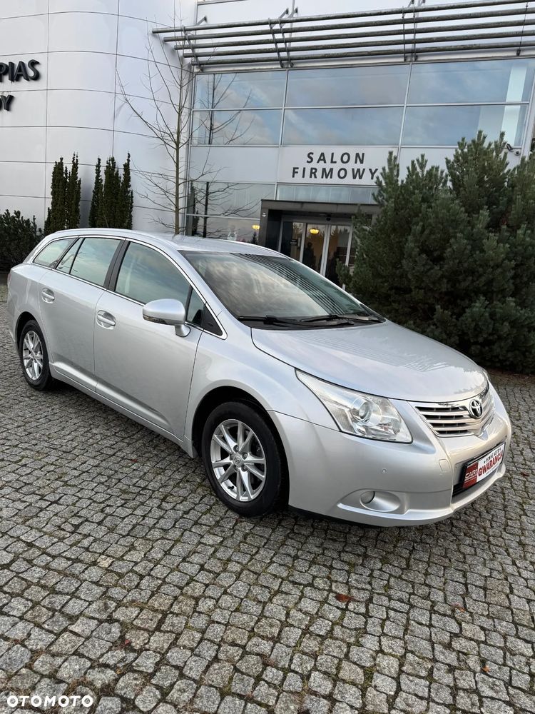 Toyota Avensis 1.8 Sol plus NAVI - 18