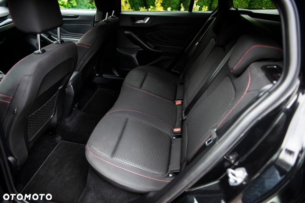 Ford Focus 1.0 EcoBoost mHEV ST-Line Design - 31