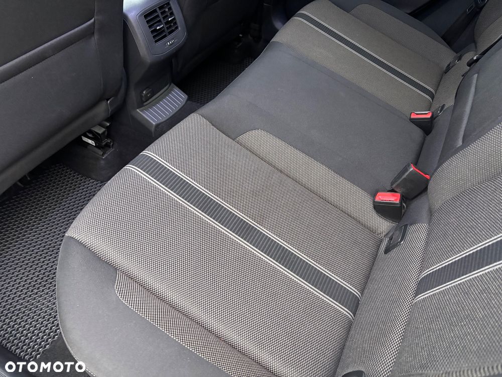 Volkswagen T-Roc 1.5 TSI OPF DSG R-Line - 36