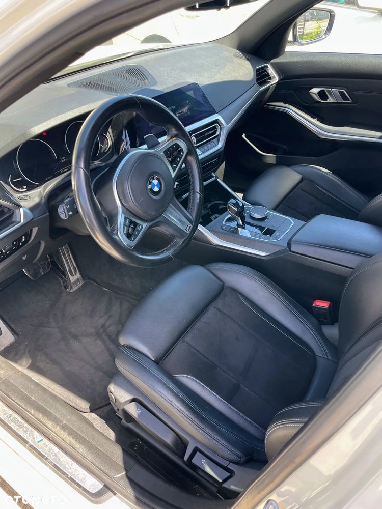BMW Seria 3 320i xDrive - 9